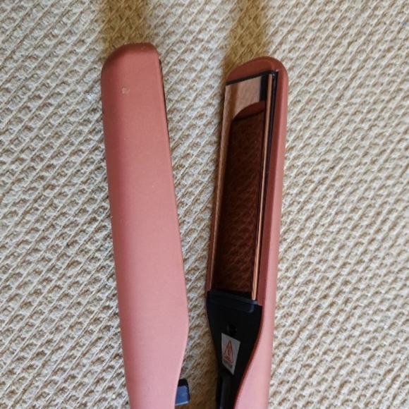 Hauteness Two in One Twist Premium Straightener - Picture 5 of 8
